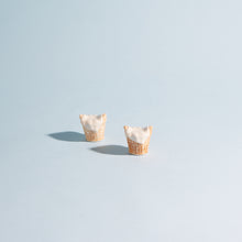 Load image into Gallery viewer, Bread Basket Salt &amp; Pepper Shakers
